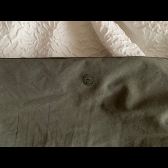 Lululemon Wanderer Jogger / Grey Sage / Size 8 - Picture 2 of 4